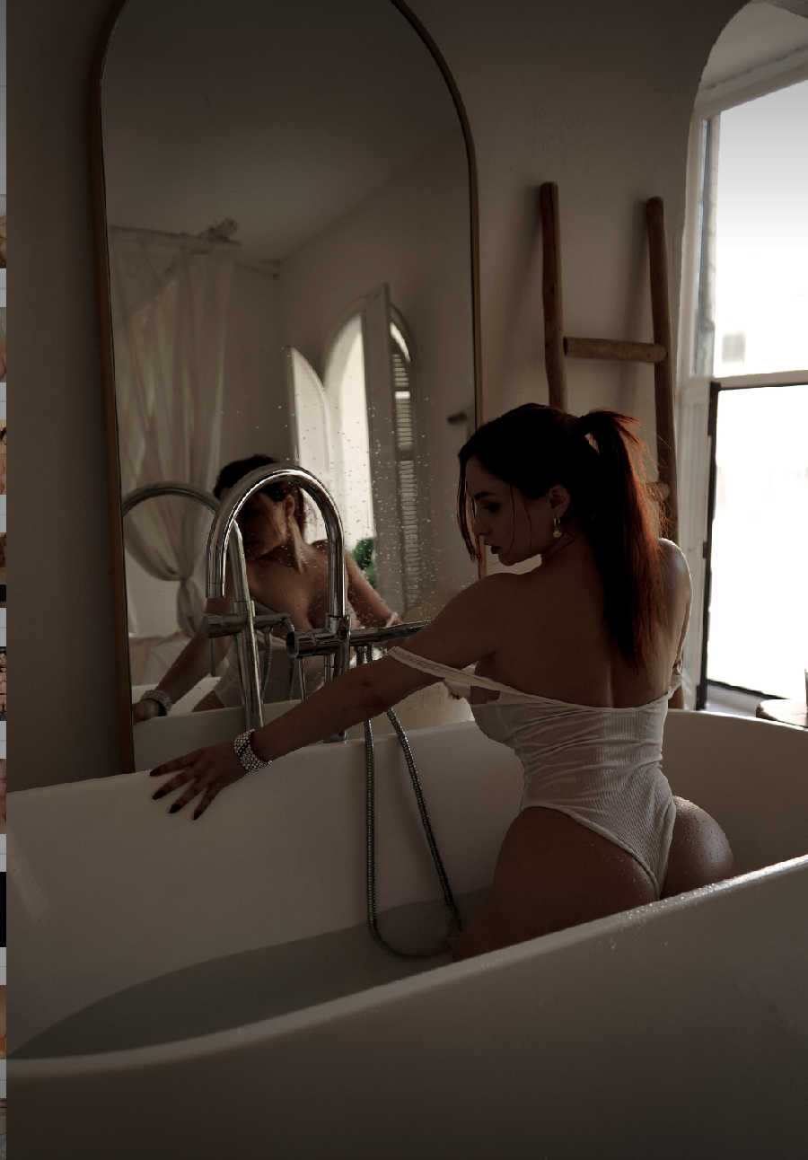 A playful frame from Miranda Faith nude — online in Manila