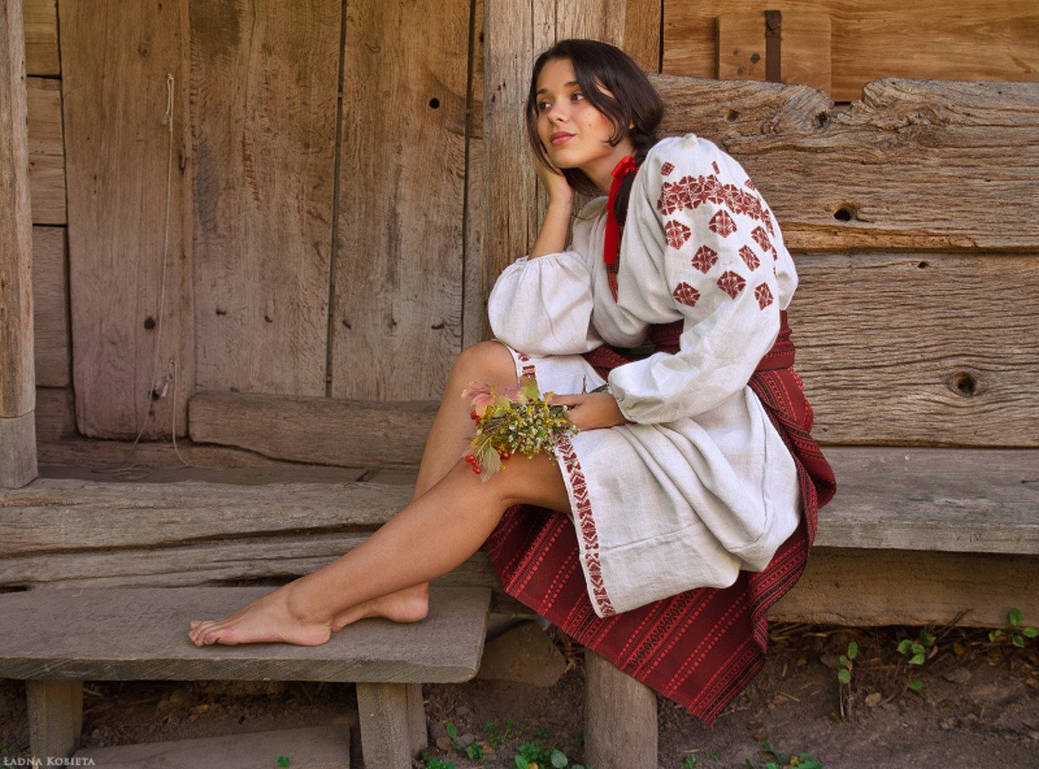 Fresh photos, fresh mood — Women in Slavic costumes online in Manila