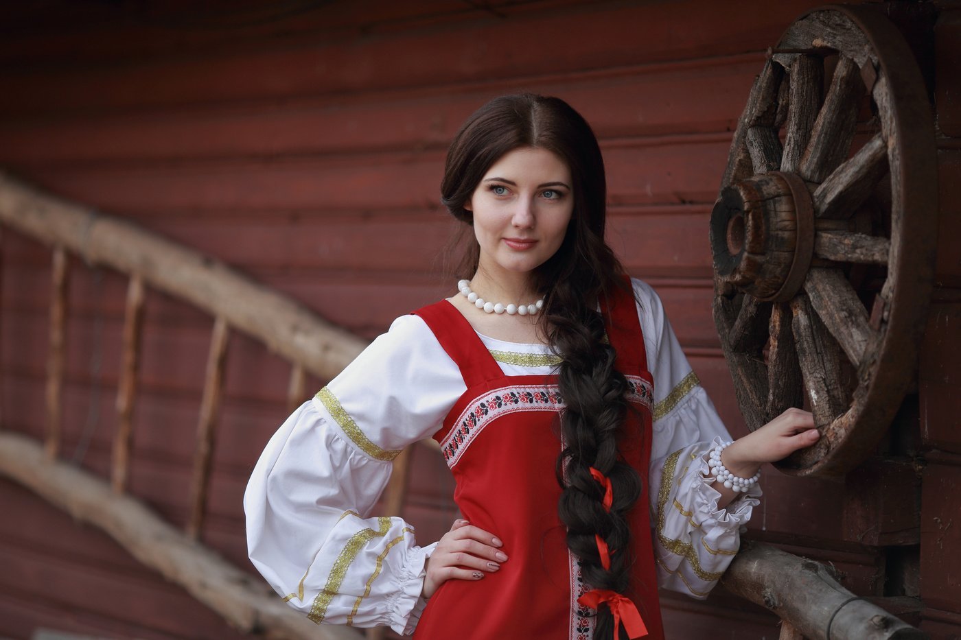 Girls in Slavic costumes’s look of the day — catch her live in Manila